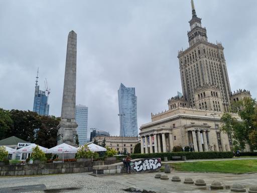 Další mrakodrapy a Palác kultury