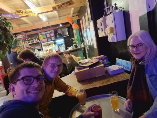 Toto bylo zatím mé jediné pivo v hospodě ve Finsku. V kampusu jsou sice dva pivovary, ale za 9 € za velké pivo si člověk moc často nezajde...