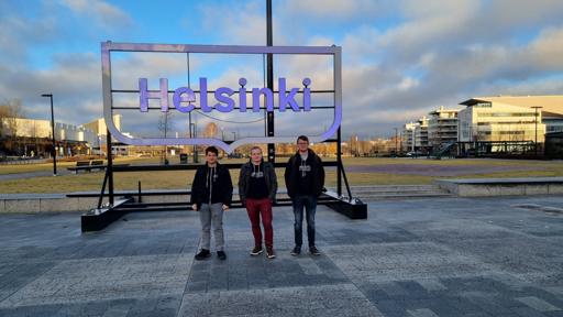 Turistický fotokoutek, v něm výprava z ISC